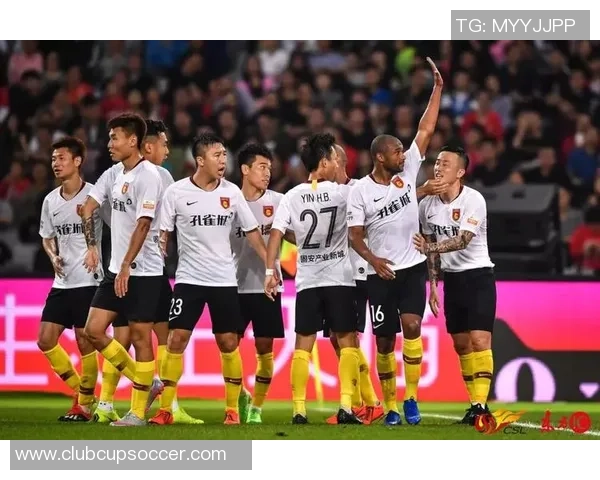 上港主场迎战河北华夏幸福力争全取三分争夺联赛冠军荣耀