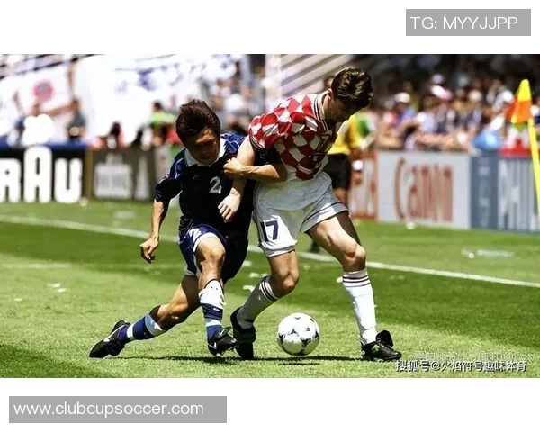 德国与俄罗斯足球对决的战术分析与历史交锋回顾